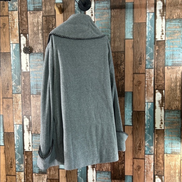 Tudor Court Gray Button-Up Coat with Pockets - Picture 11 of 13